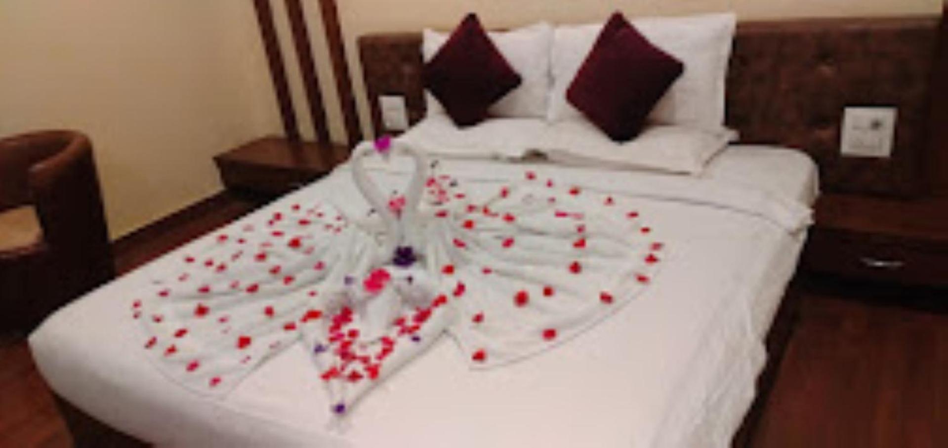 Hotel Saroj Sāgar Eksteriør billede
