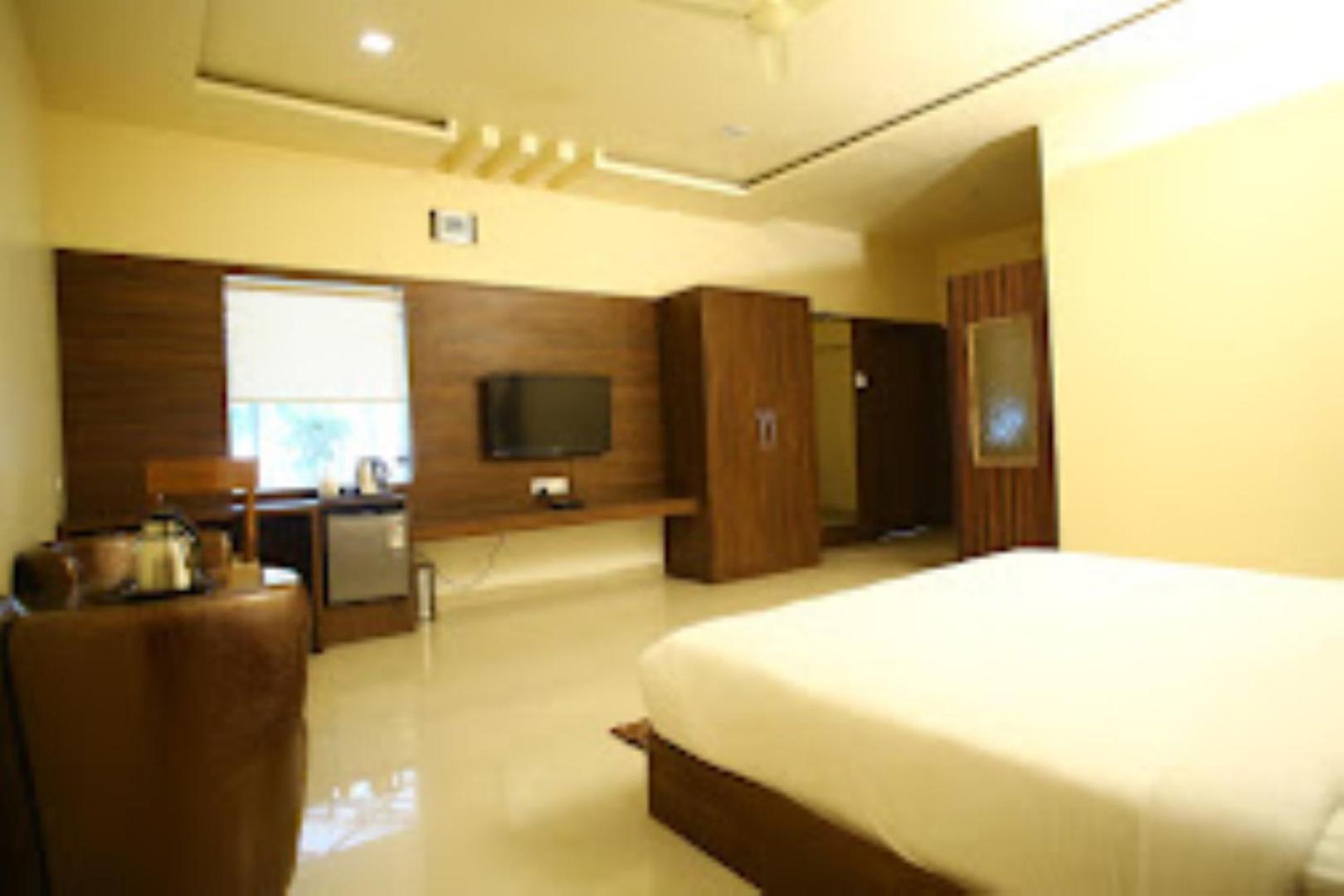 Hotel Saroj Sāgar Eksteriør billede